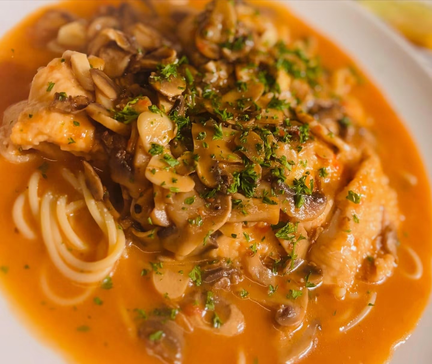 Chicken Marsala with mushrooms and pasta