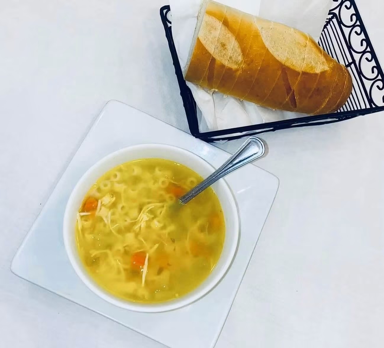 Chicken soup with bread